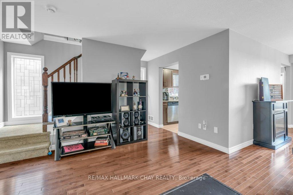 3 Davison Drive, Guelph, Ontario  N1E 0C1 - Photo 7 - X12365017