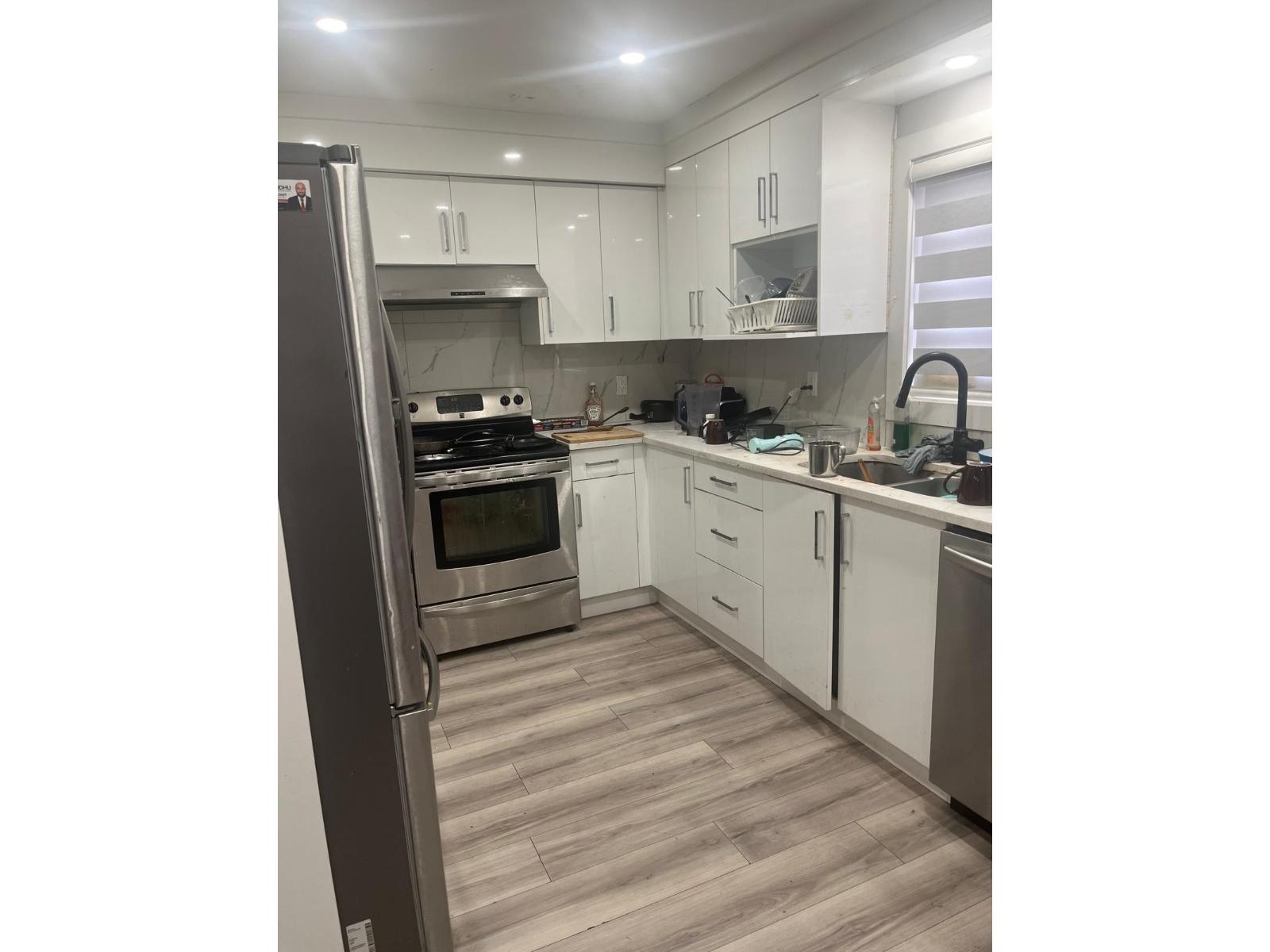 Property at 13960 80A AVENUE image 3