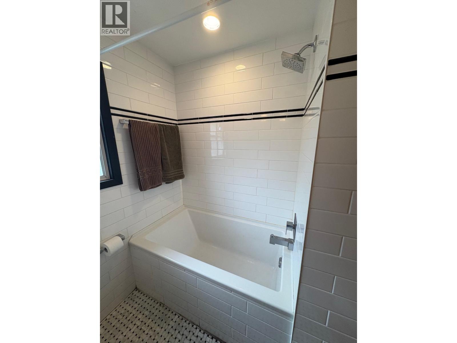 2274 Mclean Drive, Vancouver, British Columbia  V5N 3K1 - Photo 12 - R3040577