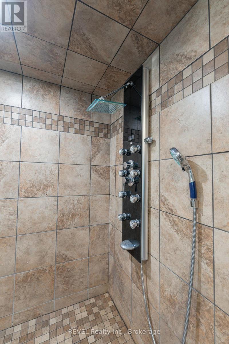 6615 Harper Drive, Niagara Falls, Ontario  L2E 7H7 - Photo 29 - X12365049