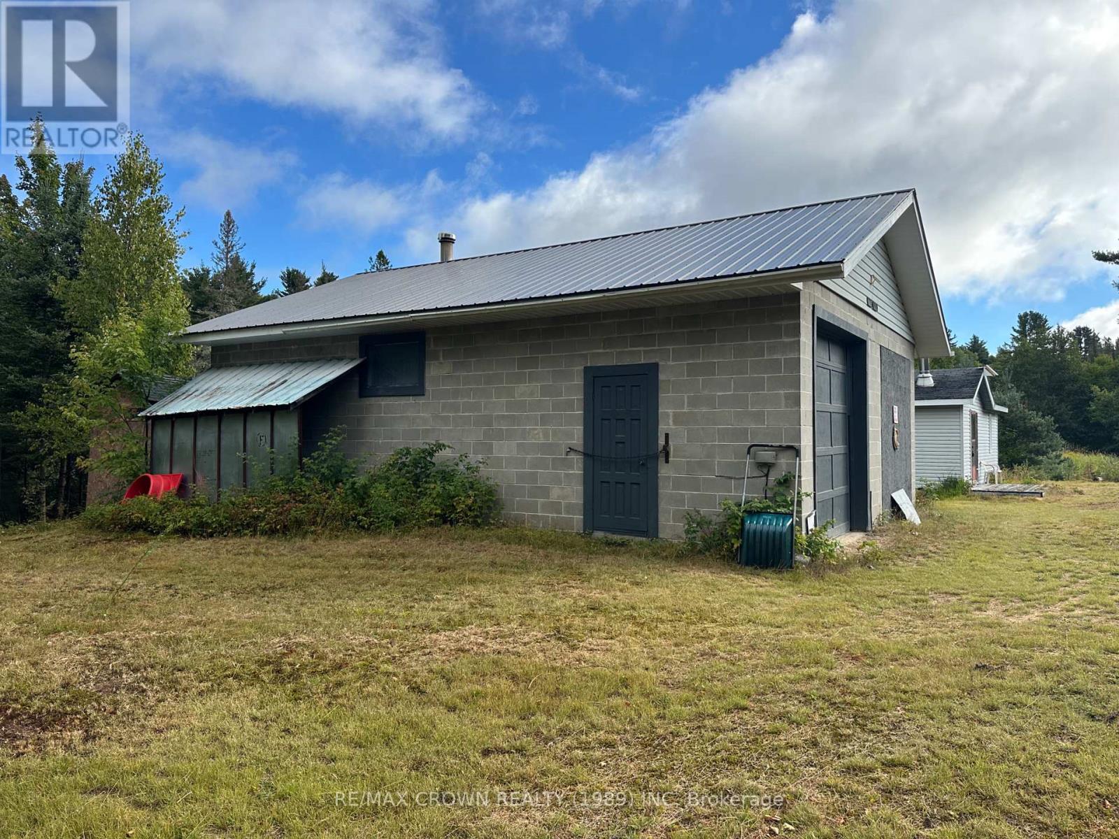 212 Weiler Line, Powassan, Ontario P0H 2L0 - Photo 2 - X12363354