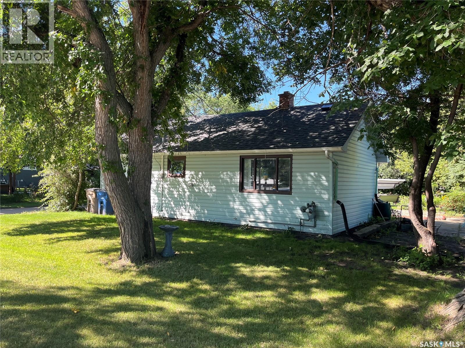 225 First Street Ne, Wadena, Saskatchewan  S0A 4J0 - Photo 2 - SK016666