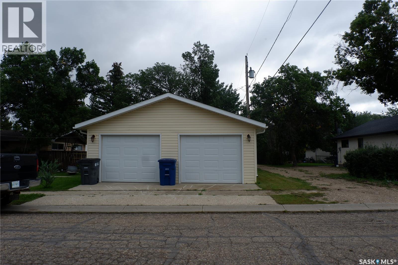 221 7th Avenue W, Assiniboia, Saskatchewan  S0H 0B0 - Photo 24 - SK016501