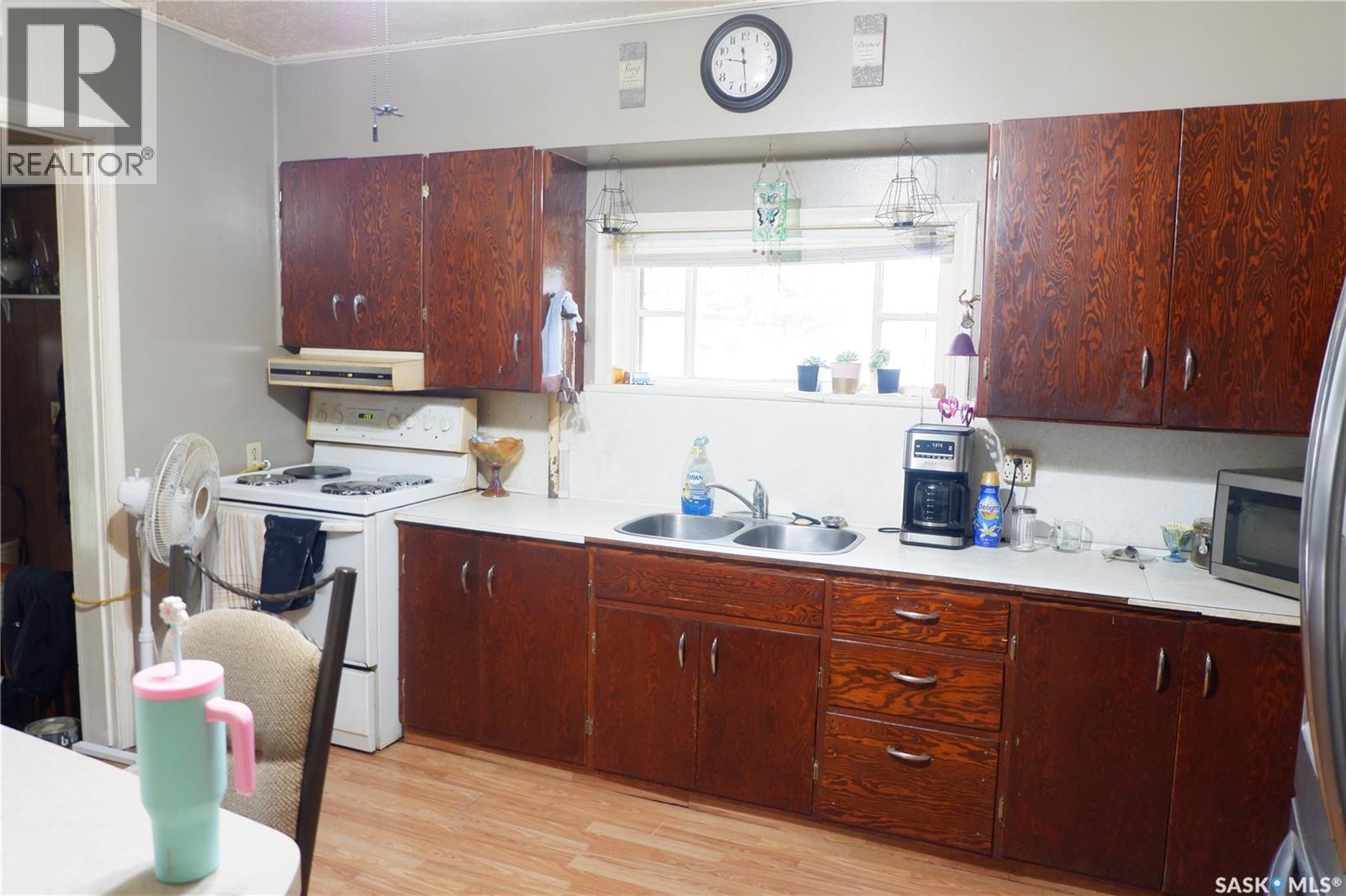221 7th Avenue W, Assiniboia, Saskatchewan  S0H 0B0 - Photo 6 - SK016501