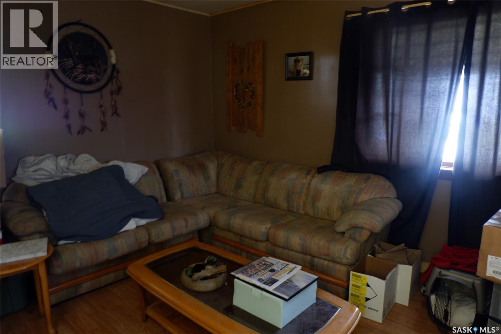221 7th Avenue W, Assiniboia, Saskatchewan  S0H 0B0 - Photo 9 - SK016501