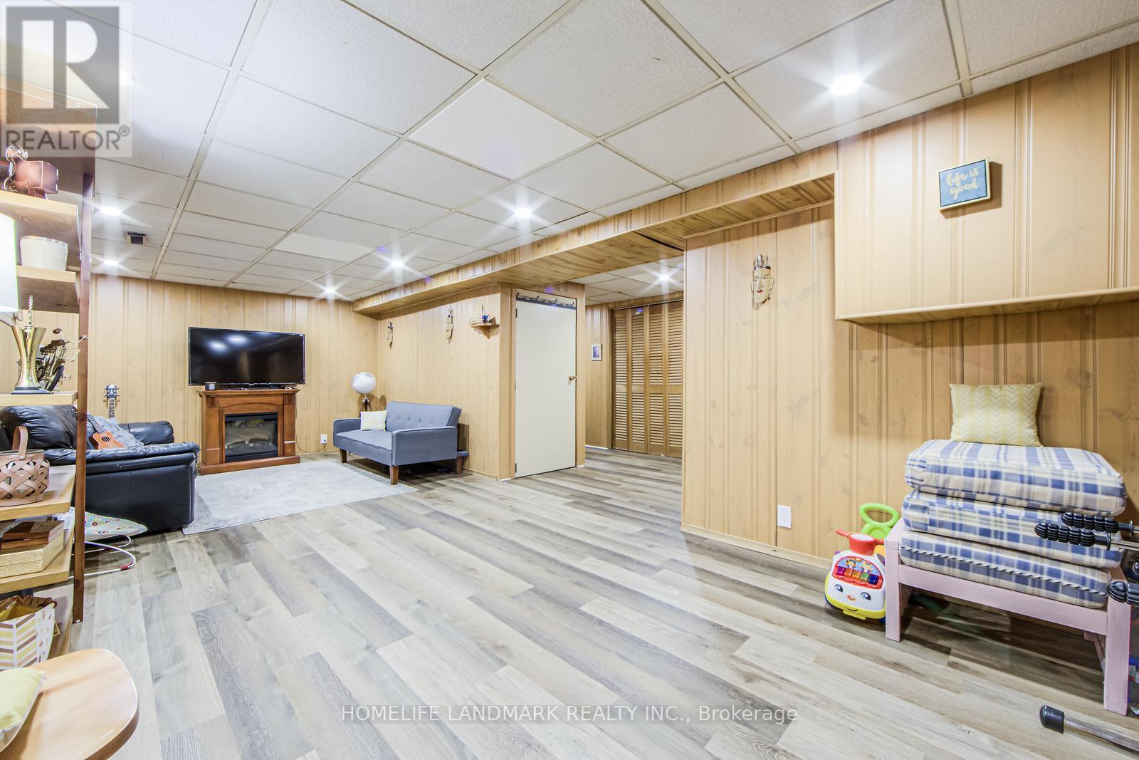 915 Harding Street, Whitby (Downtown Whitby), Ontario  L1N 1Y6 - Photo 21 - E12364911