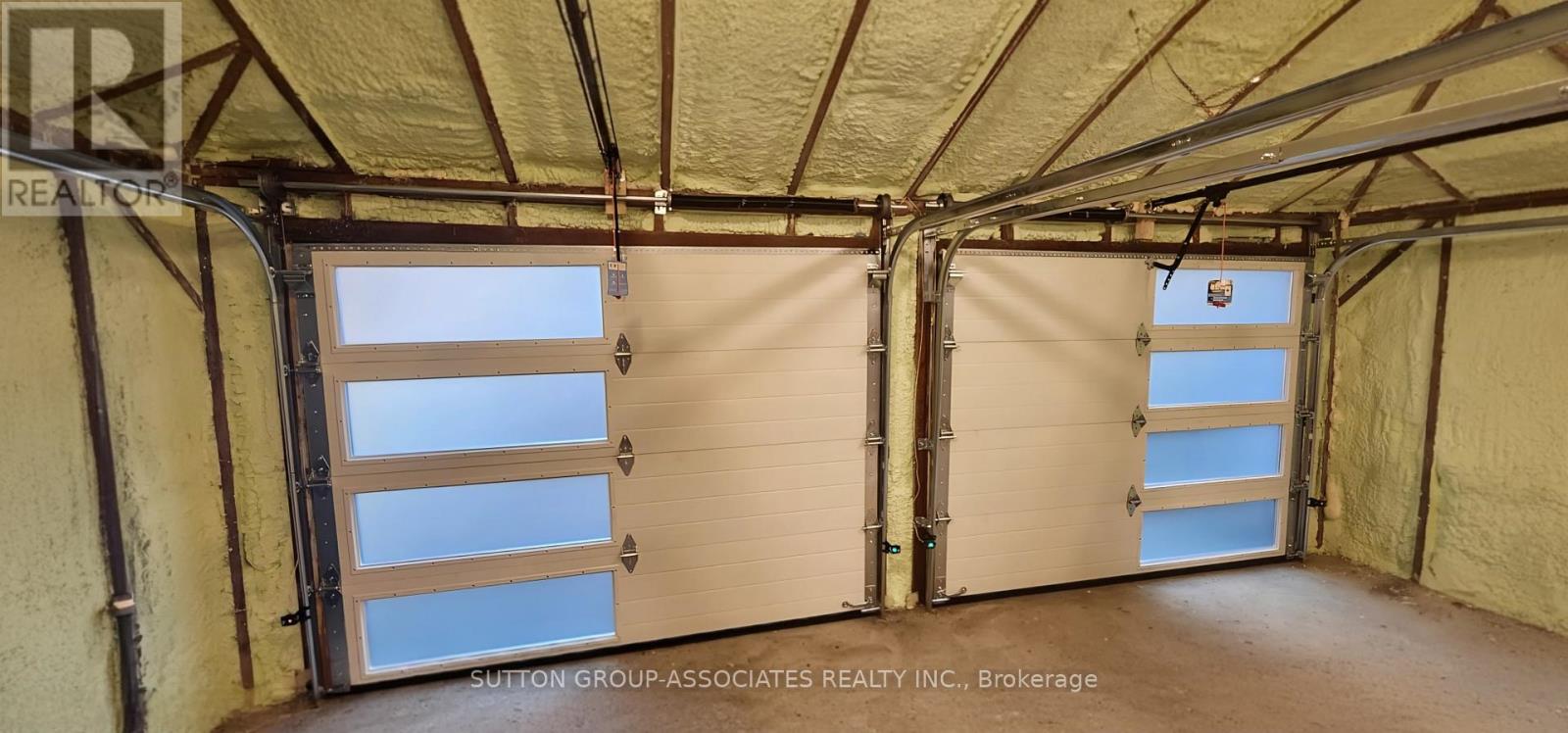 120 Edinborough Court, Toronto (Rockcliffe-Smythe), Ontario  M6N 2E8 - Photo 17 - W12363492