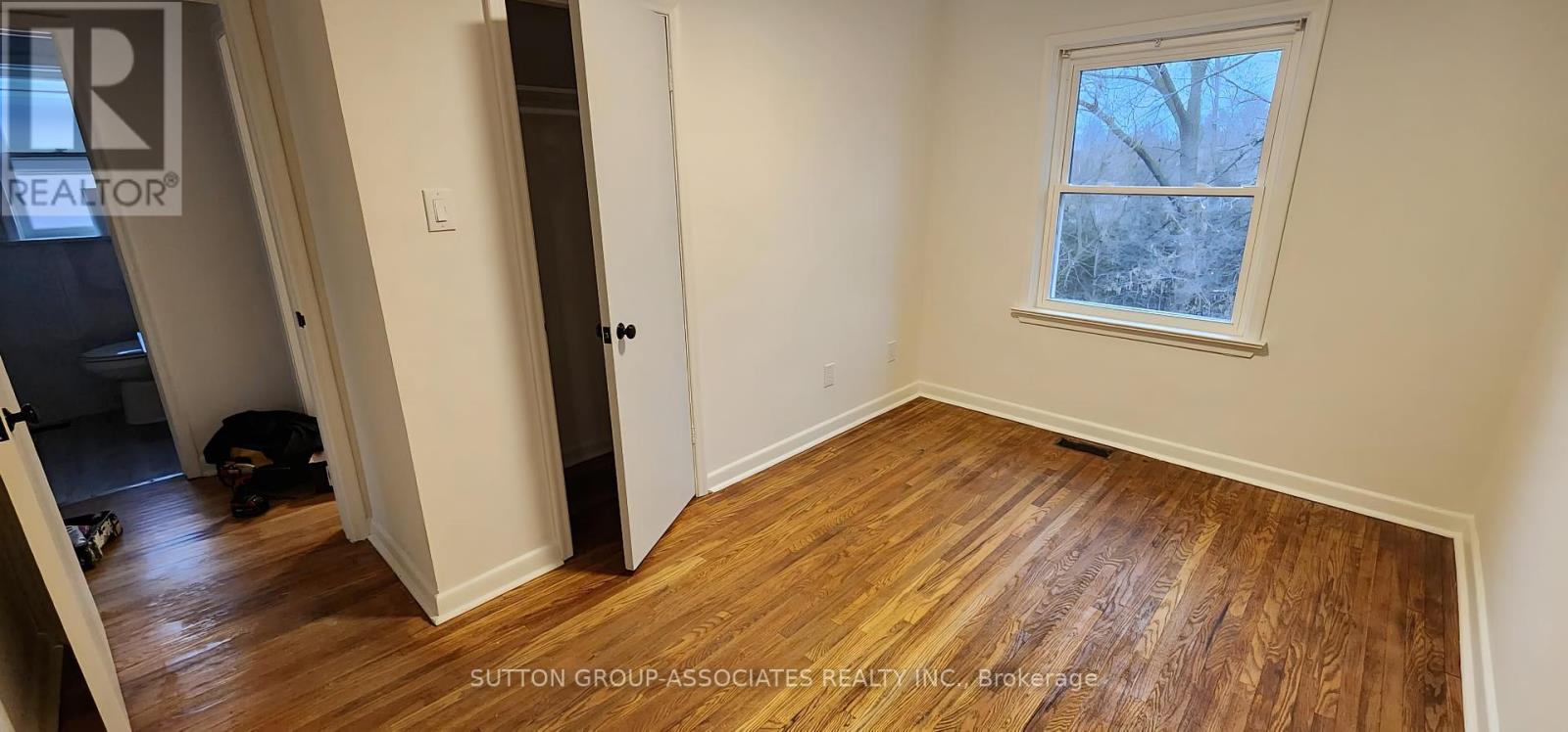 120 Edinborough Court, Toronto (Rockcliffe-Smythe), Ontario  M6N 2E8 - Photo 11 - W12363492