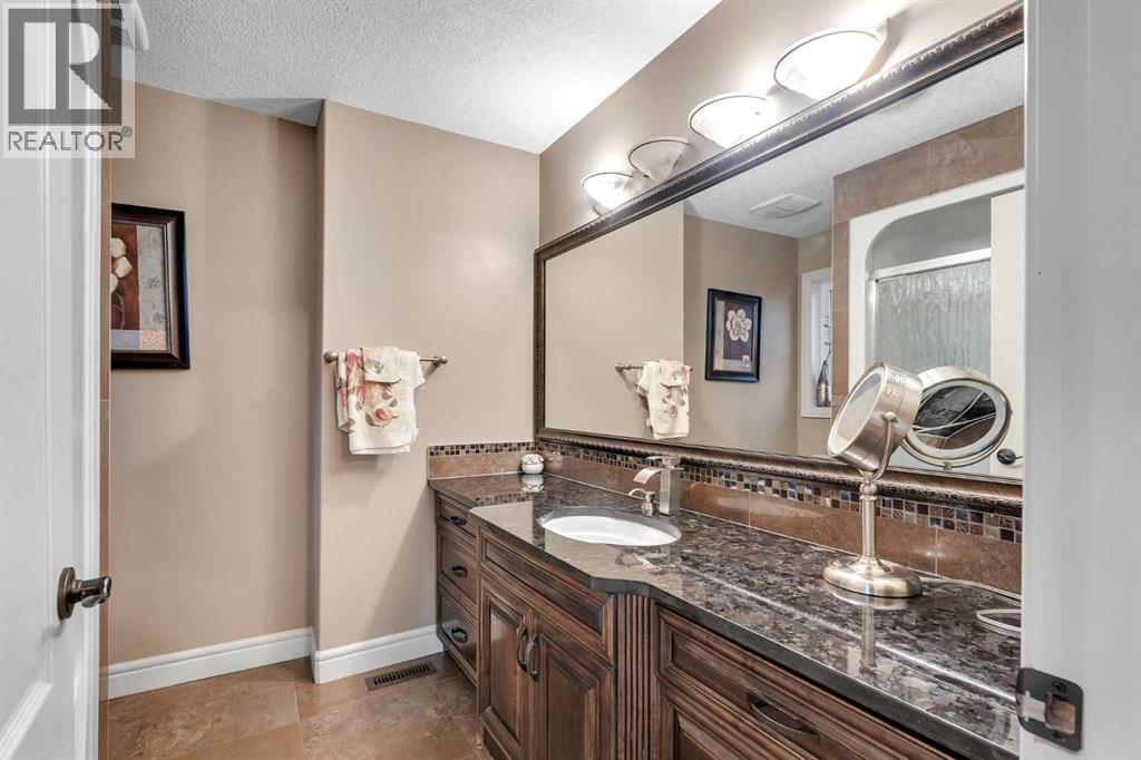 989 East Lakeview Road, Chestermere, Alberta  T1X 1R2 - Photo 36 - A2243988