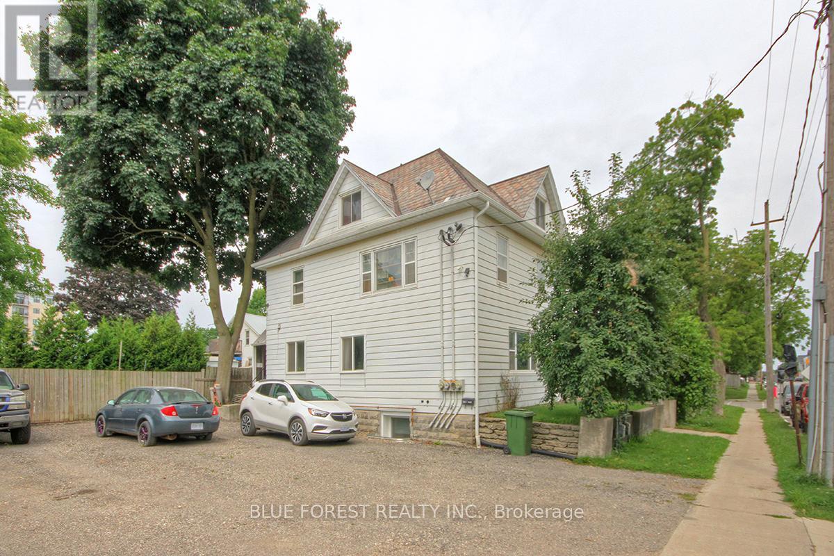 180 Ross Street, St. Thomas, Ontario  N5R 3Y3 - Photo 2 - X12365150