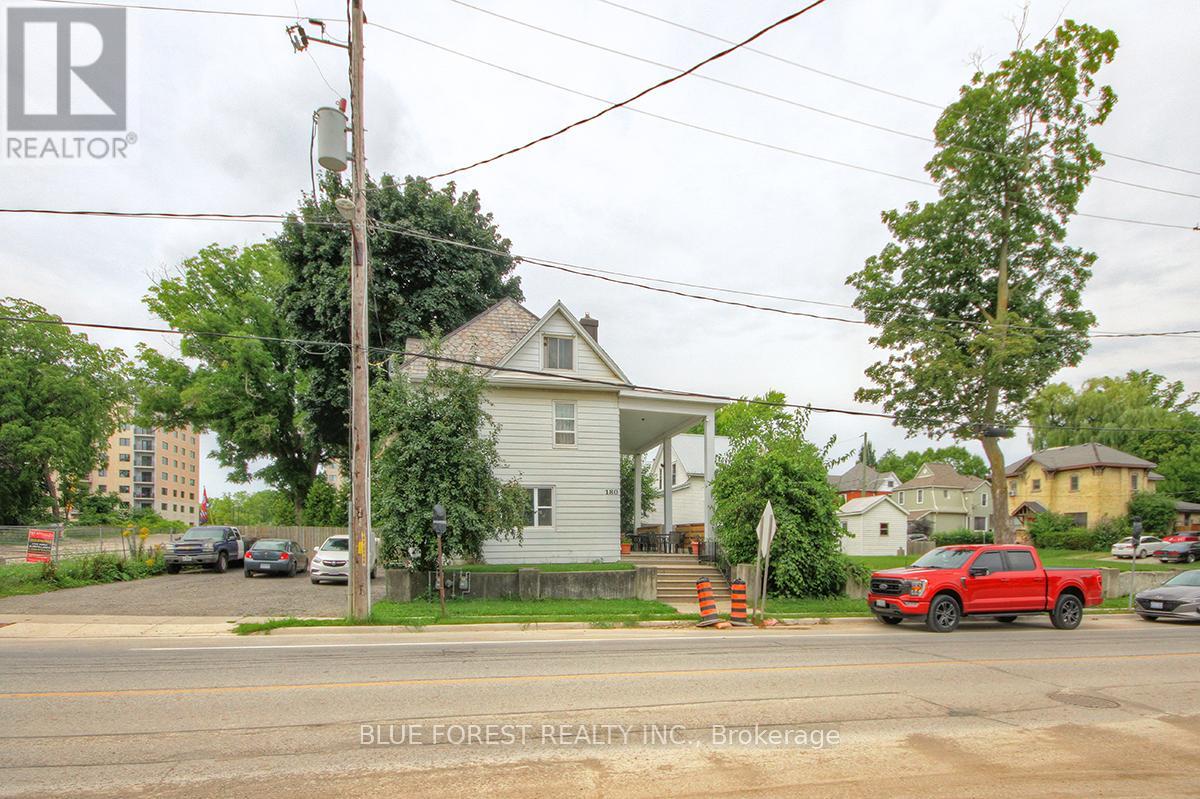 180 Ross Street, St. Thomas, Ontario  N5R 3Y3 - Photo 3 - X12365150
