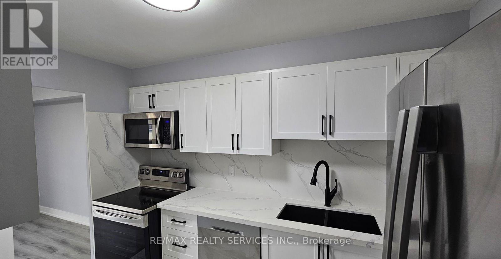 207 - 1 Massey Square, Toronto, Ontario  M4C 5L4 - Photo 9 - E12365053