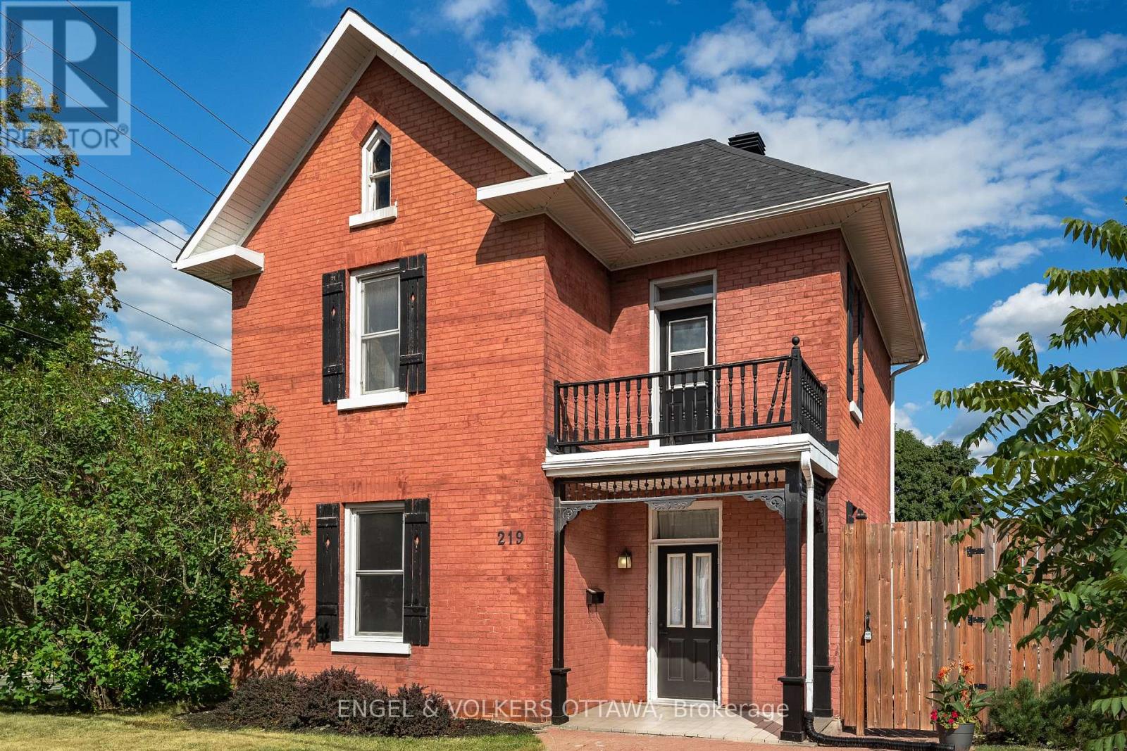 219 John Street N, Arnprior, Ontario  K7S 2P2 - Photo 3 - X12365146