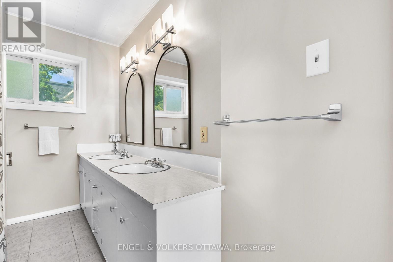 219 John Street N, Arnprior, Ontario  K7S 2P2 - Photo 33 - X12365146