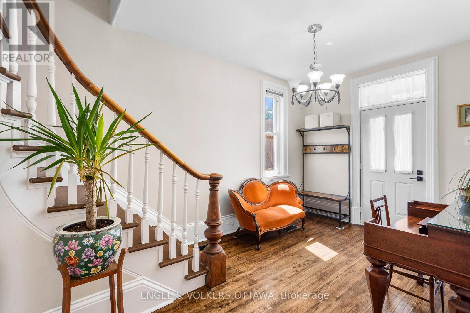 219 John Street N, Arnprior, Ontario  K7S 2P2 - Photo 4 - X12365146