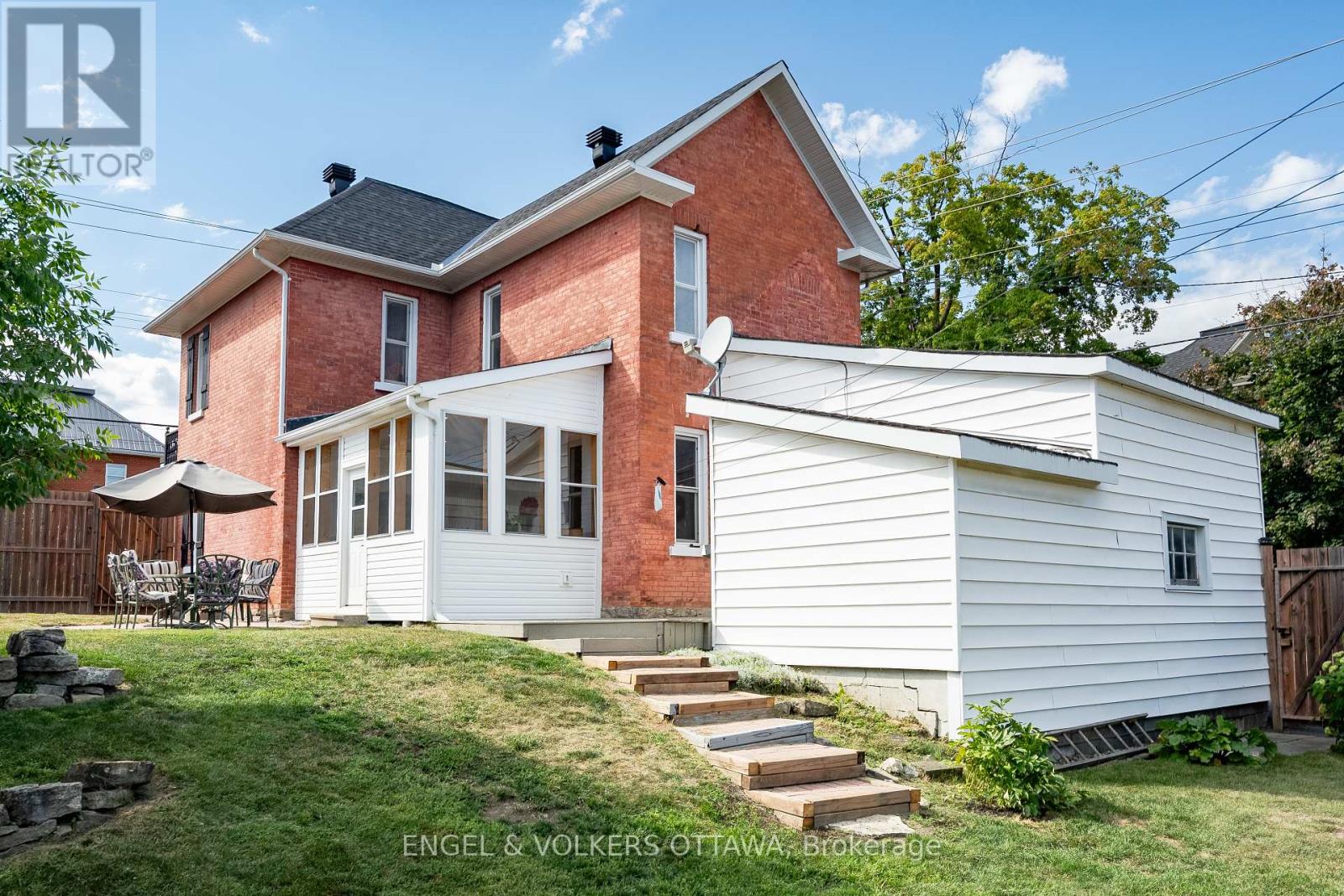 219 John Street N, Arnprior, Ontario  K7S 2P2 - Photo 42 - X12365146