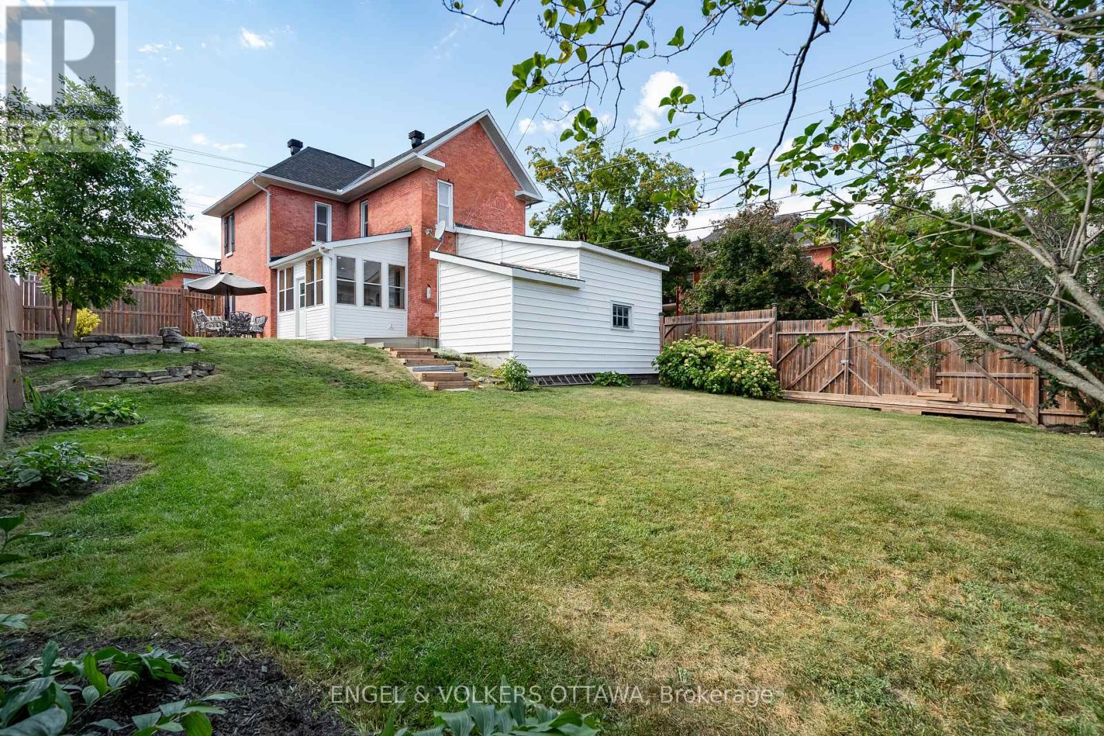 219 John Street N, Arnprior, Ontario  K7S 2P2 - Photo 43 - X12365146