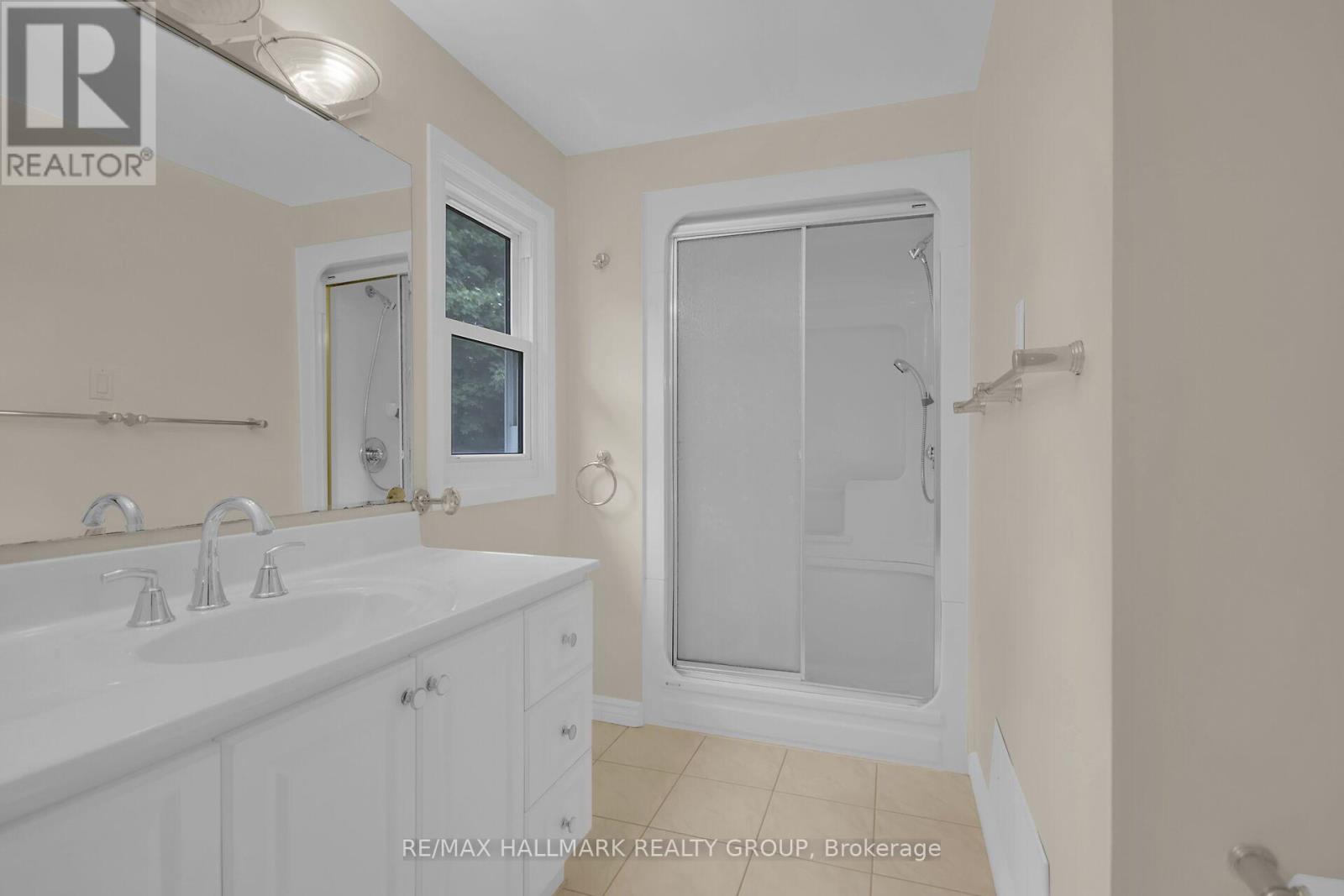 30 Brodeur Crescent, Ottawa, Ontario  K2L 1Z3 - Photo 26 - X12365147
