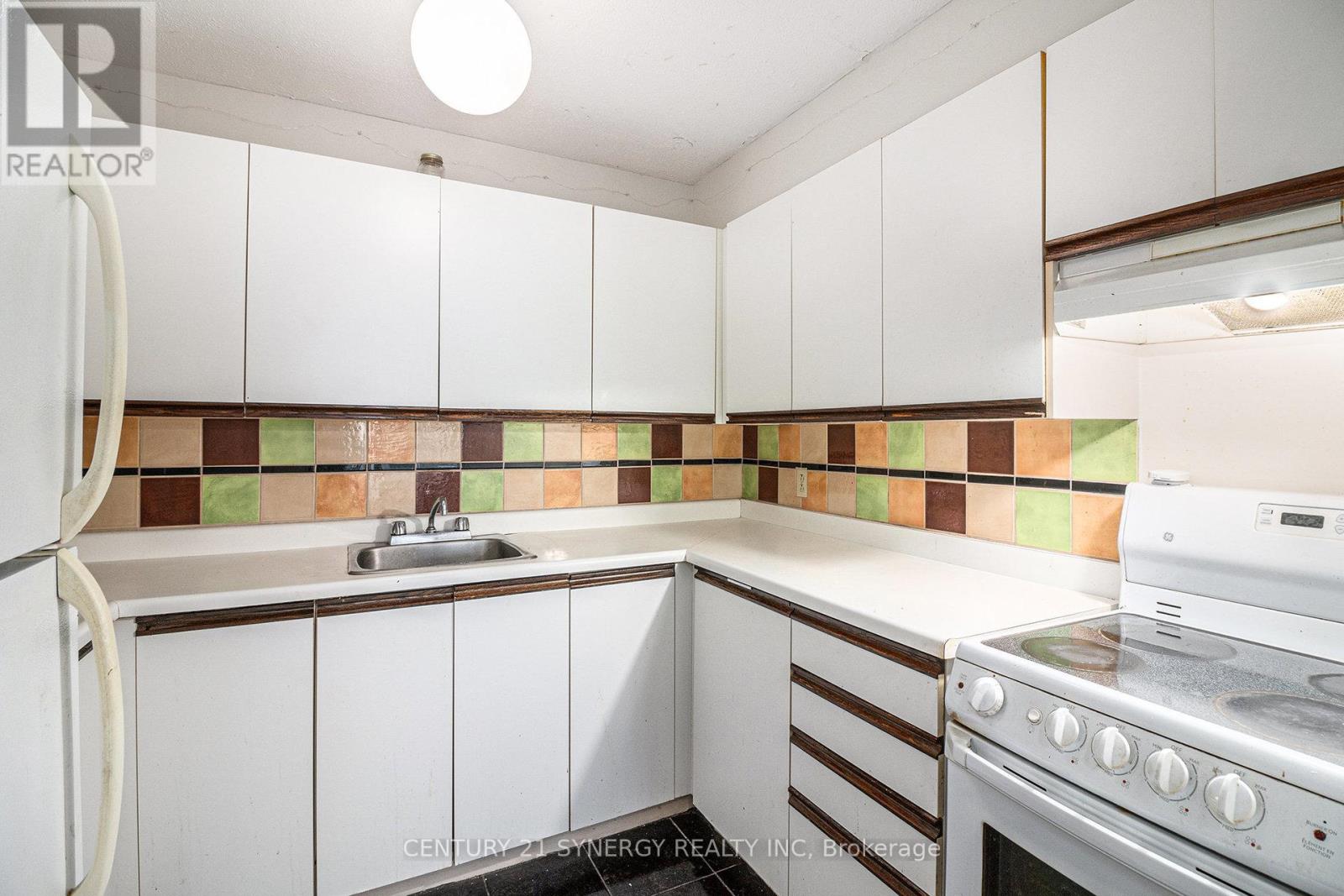 306 - 475 Laurier Avenue W, Ottawa, Ontario  K1R 7X1 - Photo 13 - X12365164