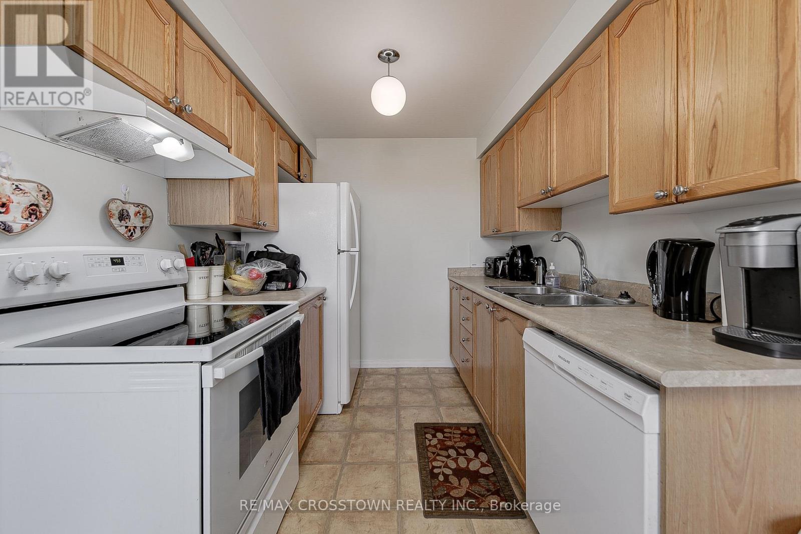 37 Goodwin Drive, Barrie, Ontario  L4N 5Z7 - Photo 11 - S12365046