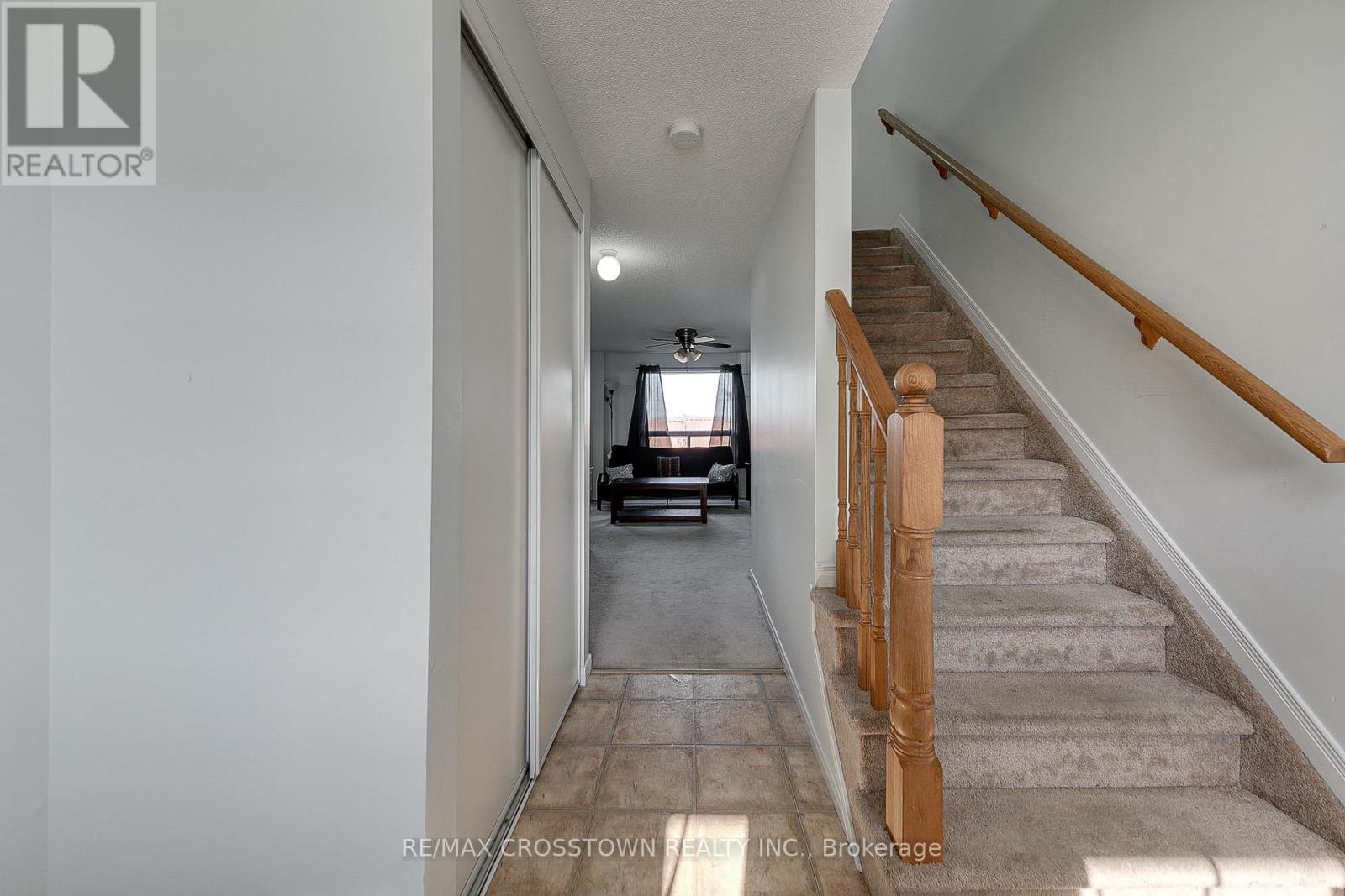 37 Goodwin Drive, Barrie, Ontario  L4N 5Z7 - Photo 4 - S12365046