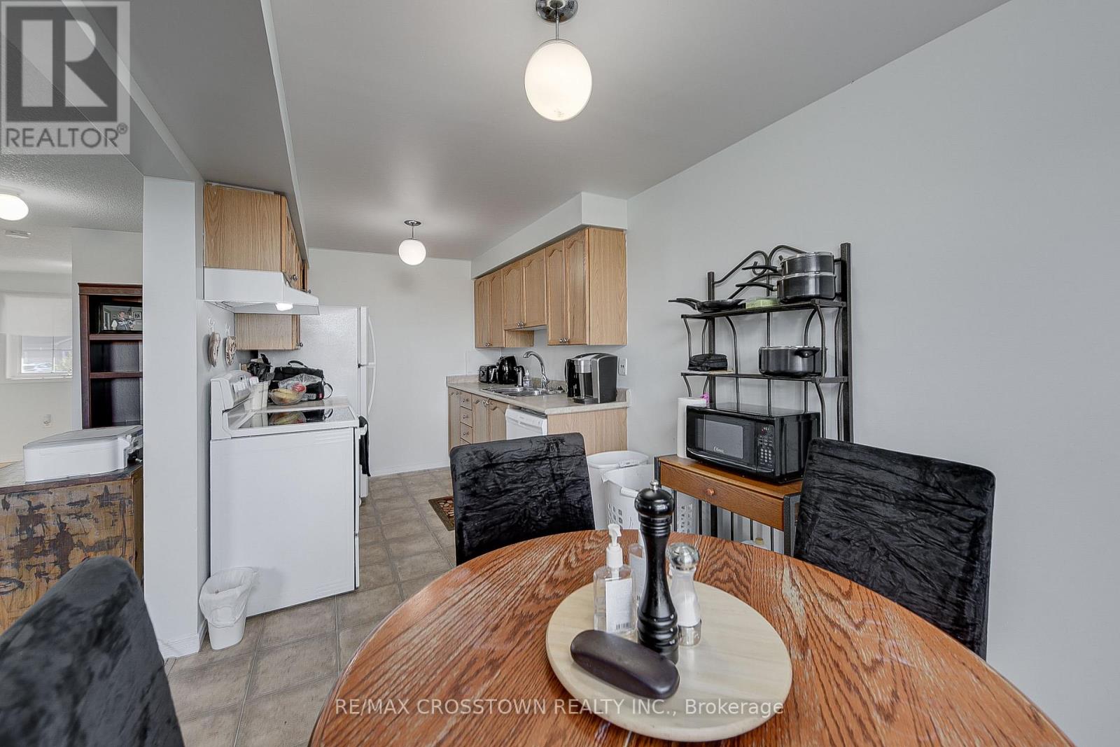 37 Goodwin Drive, Barrie, Ontario  L4N 5Z7 - Photo 9 - S12365046