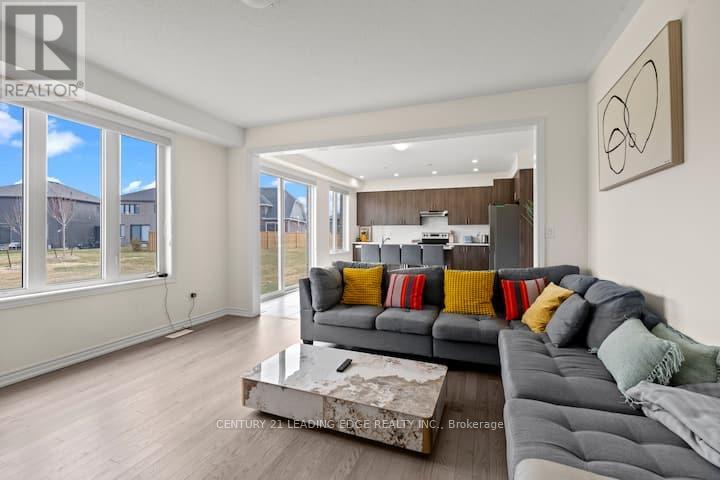 165 Rosanne Circle, Wasaga Beach, Ontario  L9Z 0N1 - Photo 15 - S12365083