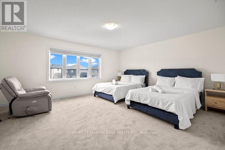 165 Rosanne Circle, Wasaga Beach, Ontario  L9Z 0N1 - Photo 5 - S12365083