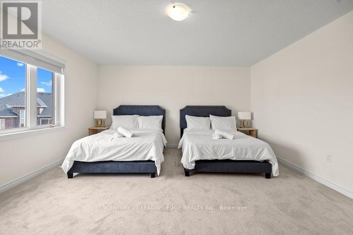 165 Rosanne Circle, Wasaga Beach, Ontario  L9Z 0N1 - Photo 6 - S12365083