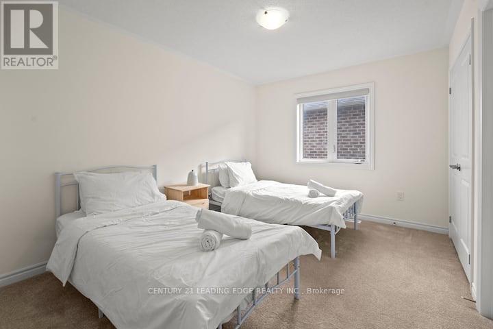 165 Rosanne Circle, Wasaga Beach, Ontario  L9Z 0N1 - Photo 8 - S12365083