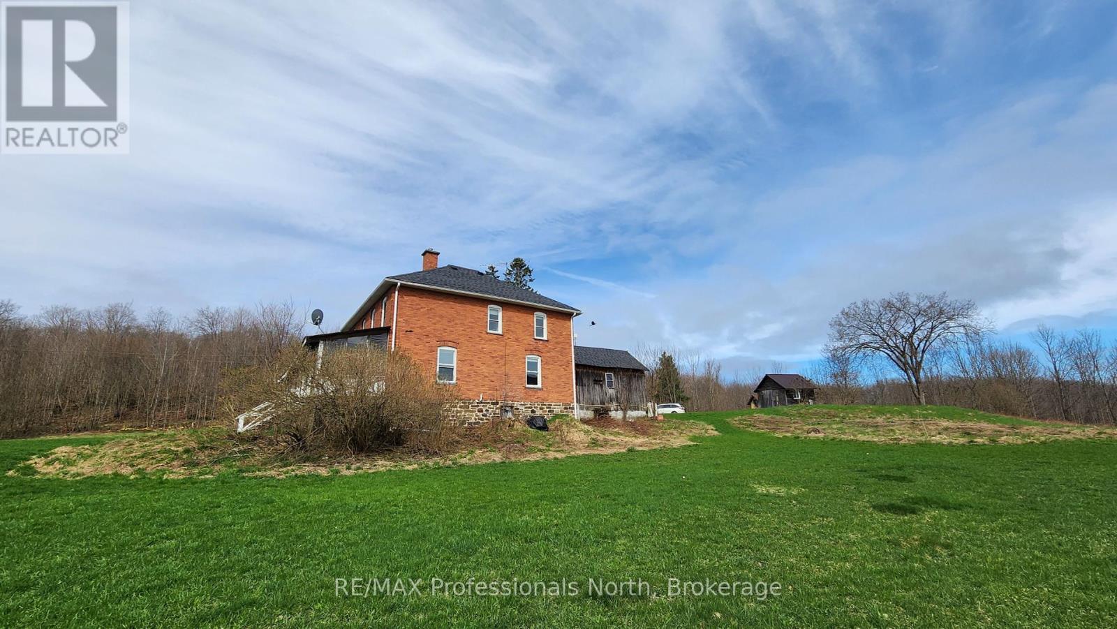 1034 Quinn Road, Muskoka Lakes (Watt), Ontario  P0B 1M0 - Photo 32 - X12365163