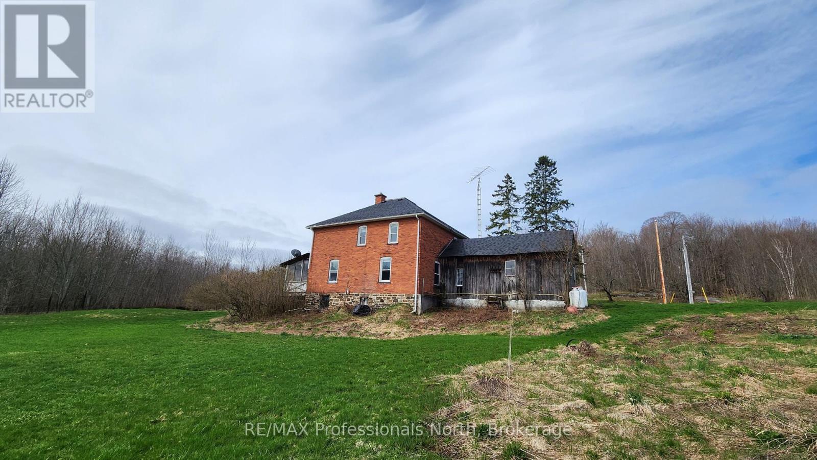 1034 Quinn Road, Muskoka Lakes (Watt), Ontario  P0B 1M0 - Photo 33 - X12365163