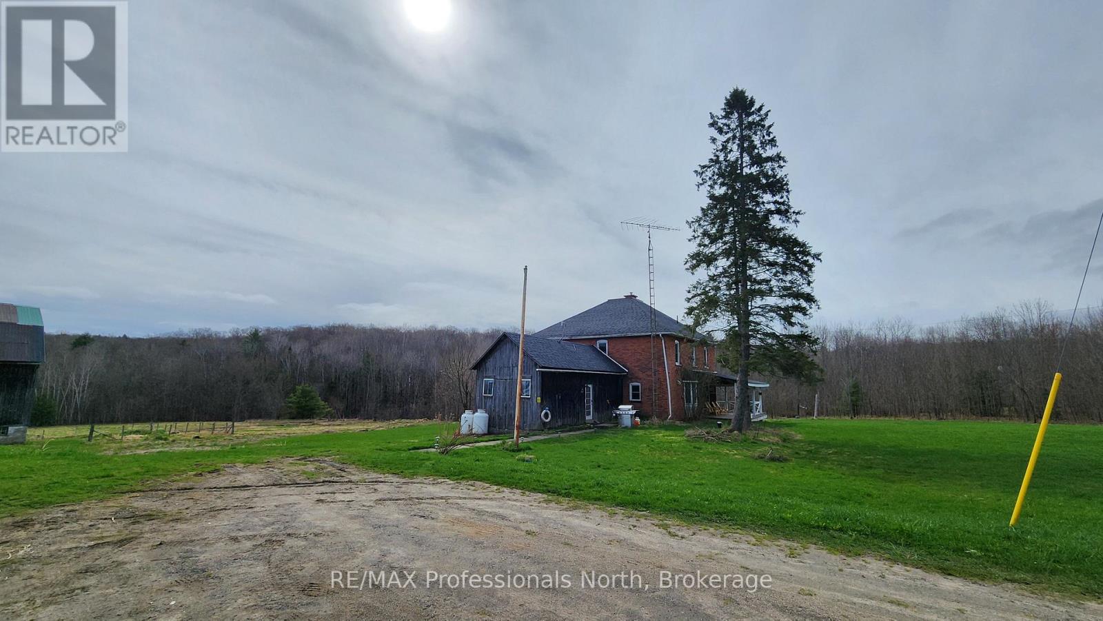1034 Quinn Road, Muskoka Lakes (Watt), Ontario  P0B 1M0 - Photo 41 - X12365163