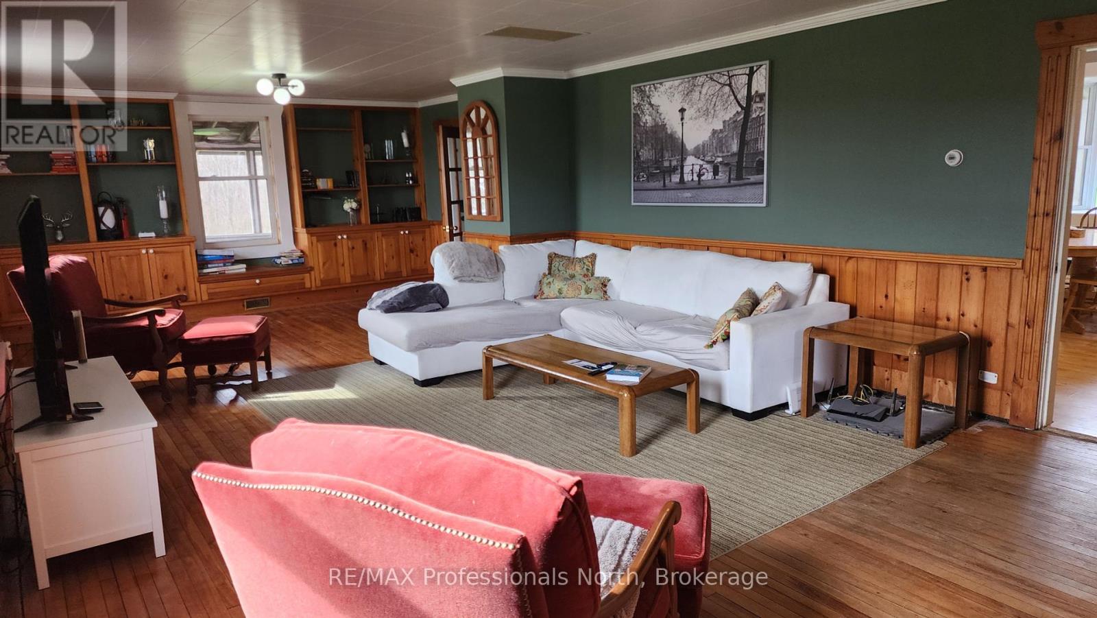 1034 Quinn Road, Muskoka Lakes (Watt), Ontario  P0B 1M0 - Photo 7 - X12365163