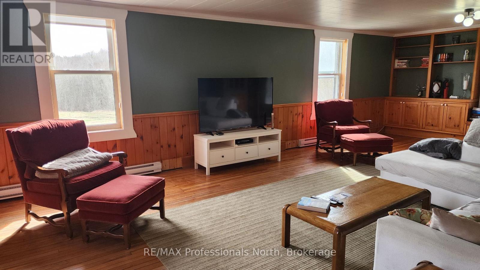 1034 Quinn Road, Muskoka Lakes (Watt), Ontario  P0B 1M0 - Photo 8 - X12365163