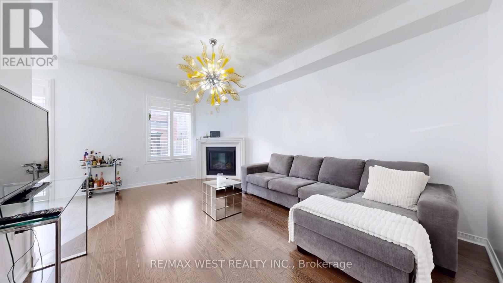 28 Yellowknife Road, Brampton, Ontario  L6R 3X3 - Photo 12 - W12365056
