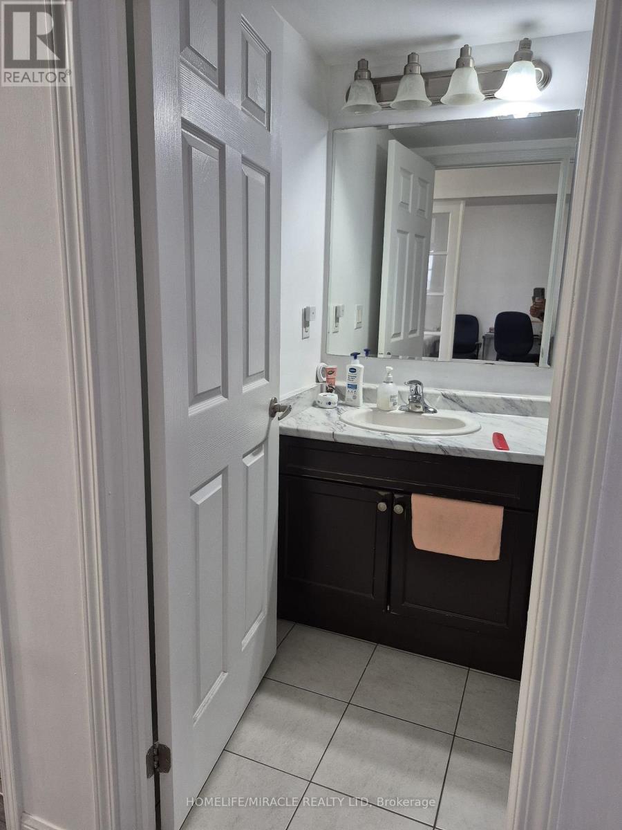 404 - 70 Baycliffe Crescent, Brampton, Ontario  L7A 0Z5 - Photo 22 - W12365070