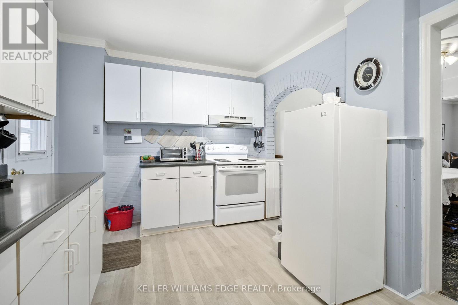 16 Albemarle Street, Hamilton, Ontario  L8L 7G3 - Photo 7 - X12365050