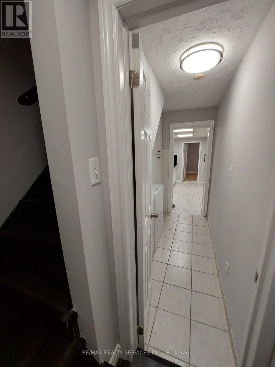 (Lower Level) - 21 Beverley Street, Waterloo, Ontario  N2L 2H5 - Photo 5 - X12365071