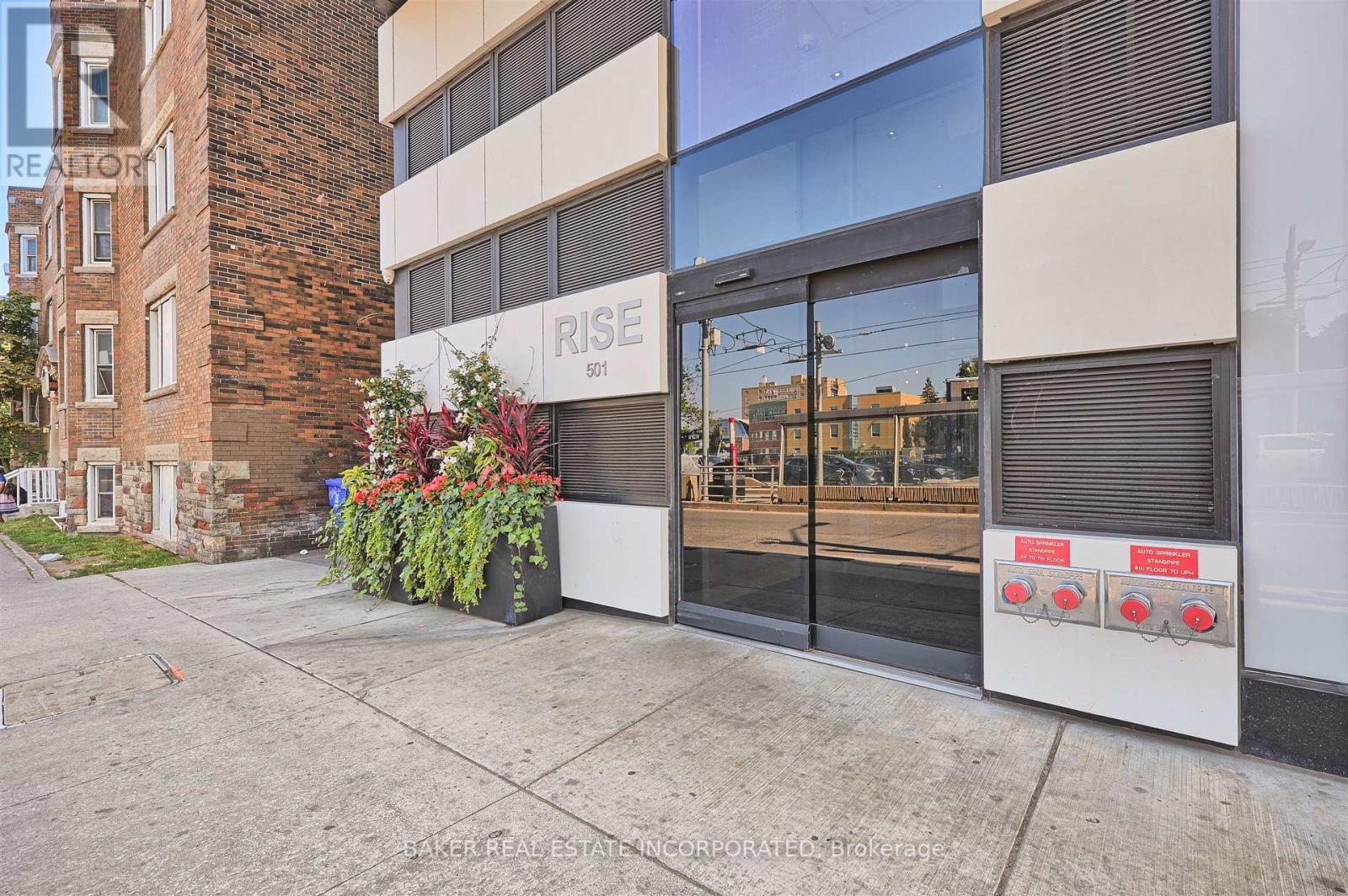 219 - 501 St Clair Avenue W, Toronto, Ontario  M5P 0A2 - Photo 3 - C12365123
