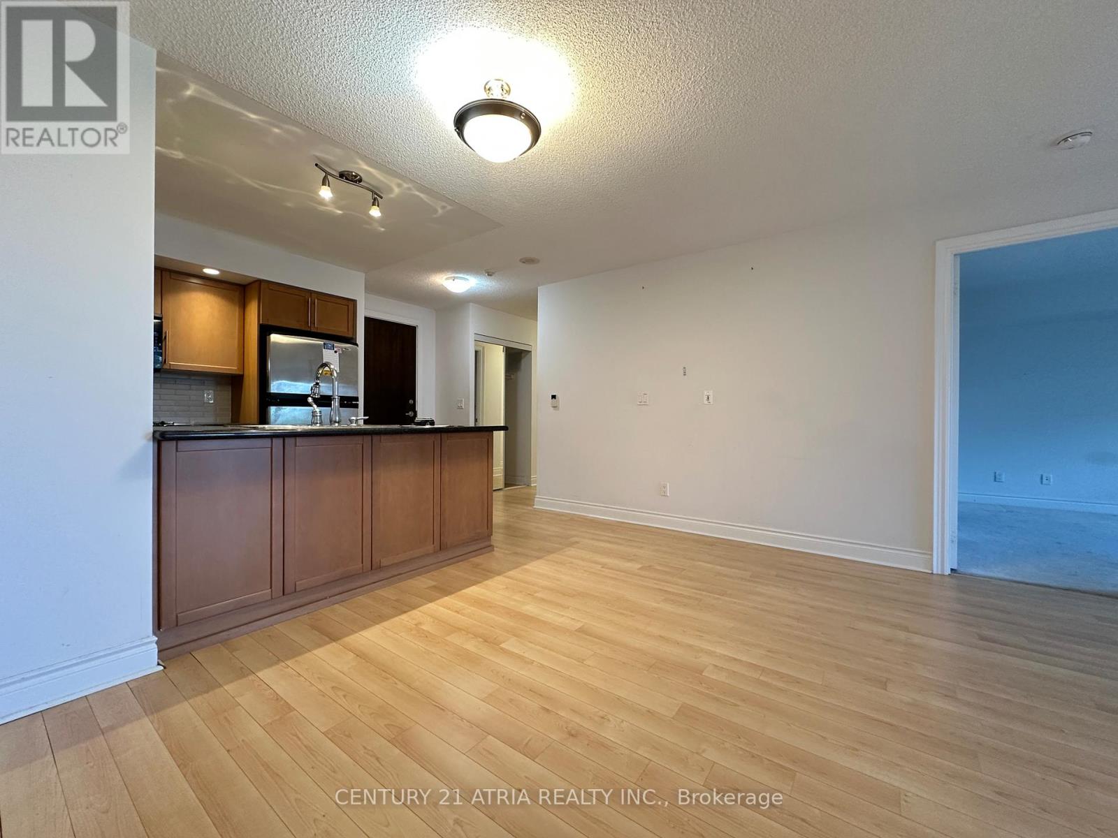 581 - 23 Cox Boulevard, Markham, Ontario  L3R 7Z9 - Photo 5 - N12365105