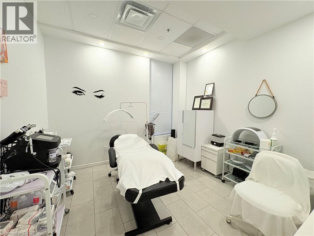 250 Dundas Street W, Mississauga, Ontario  L5B 1J2 - Photo 15 - 40763688