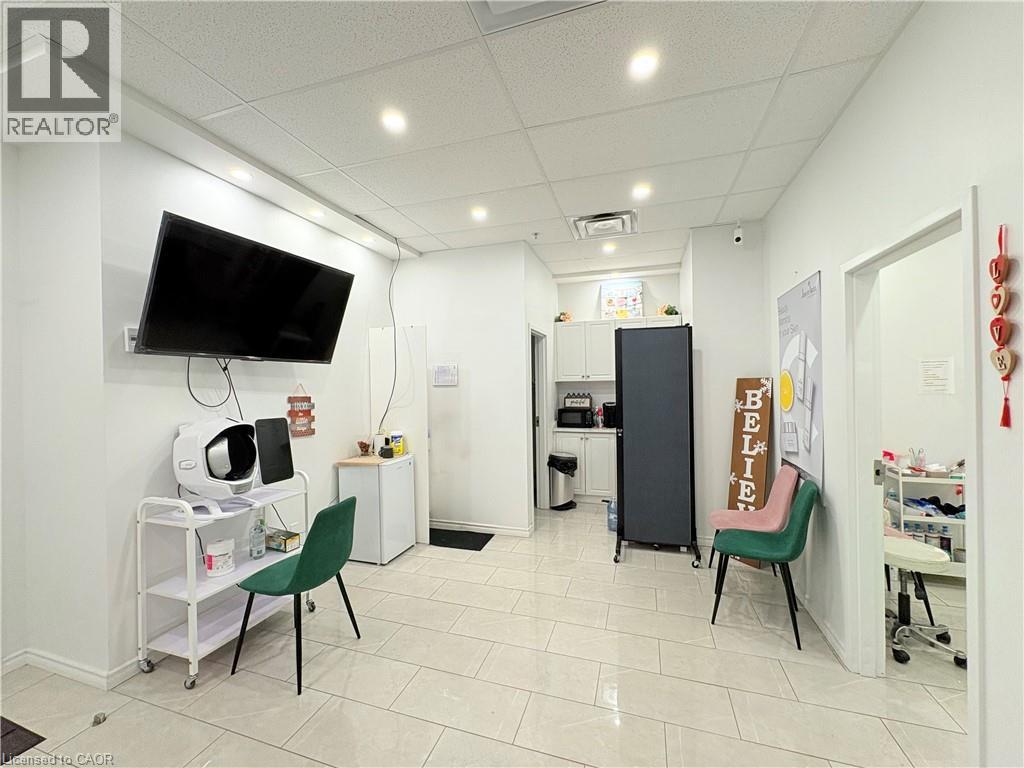 250 Dundas Street W, Mississauga, Ontario  L5B 1J2 - Photo 17 - 40763688
