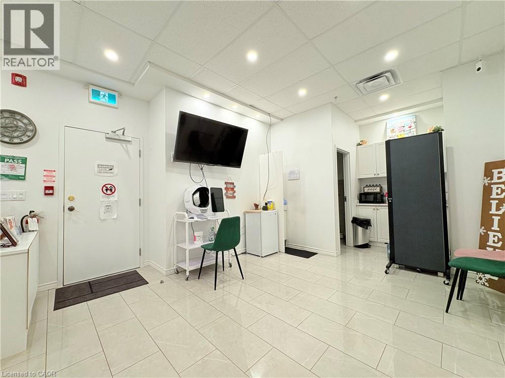 250 Dundas Street W, Mississauga, Ontario  L5B 1J2 - Photo 20 - 40763688