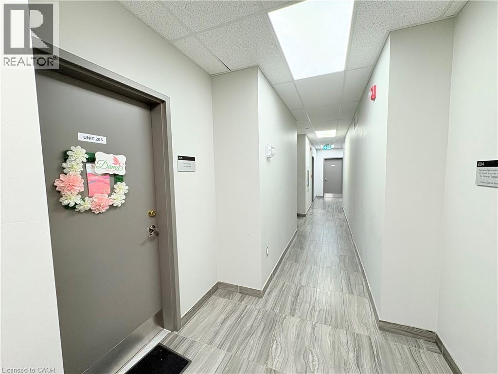 250 Dundas Street W, Mississauga, Ontario  L5B 1J2 - Photo 4 - 40763688