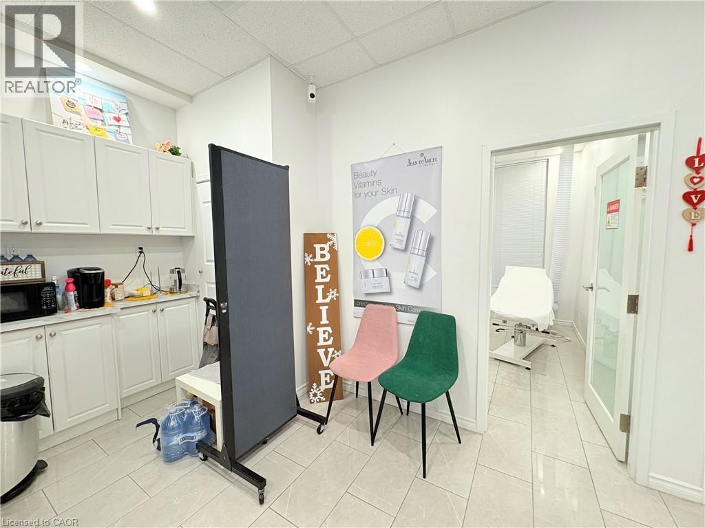 250 Dundas Street W, Mississauga, Ontario  L5B 1J2 - Photo 8 - 40763688