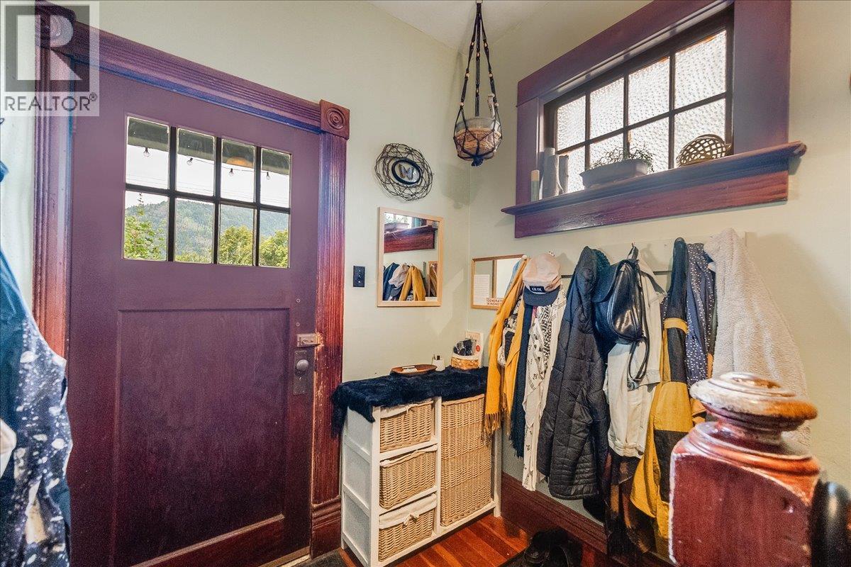 222 Observatory Street, Nelson, British Columbia  V1L 4Y3 - Photo 10 - 10360123