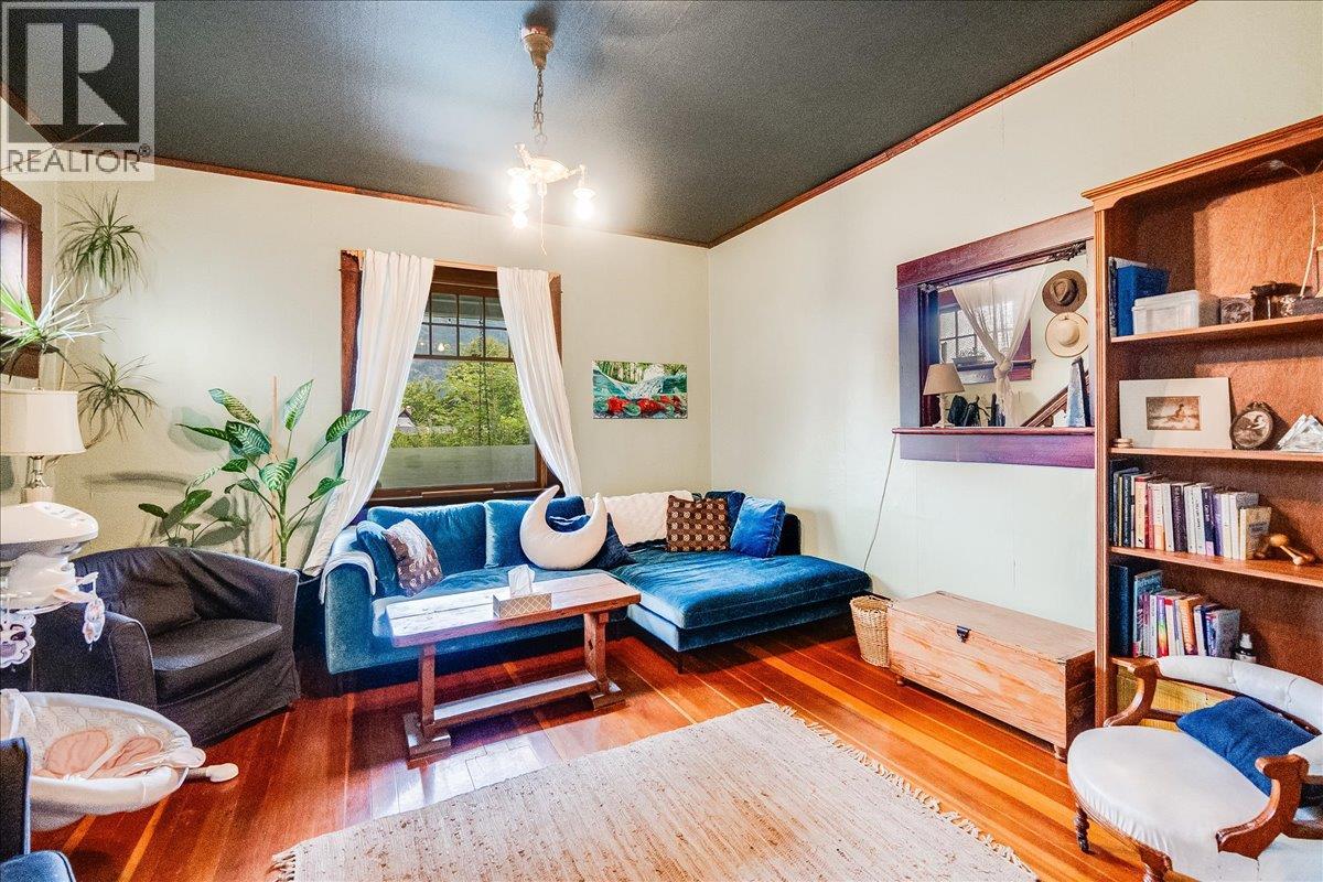 222 Observatory Street, Nelson, British Columbia  V1L 4Y3 - Photo 15 - 10360123