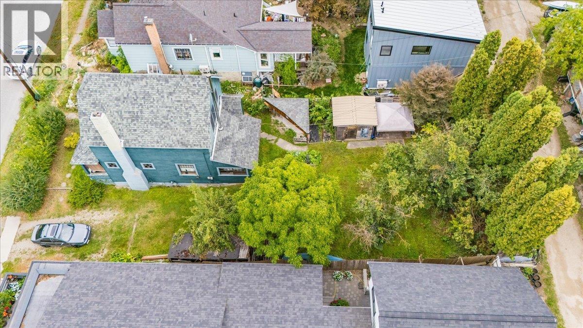 222 Observatory Street, Nelson, British Columbia  V1L 4Y3 - Photo 4 - 10360123