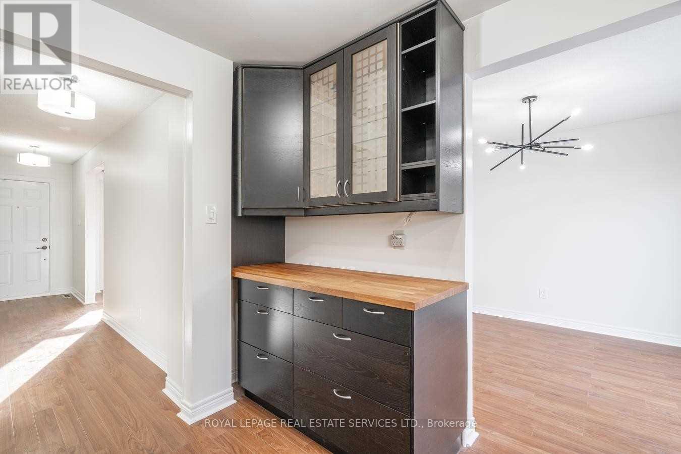 106 - 1050 Shawnmarr Road, Mississauga, Ontario  L5B 3V1 - Photo 10 - W12365133
